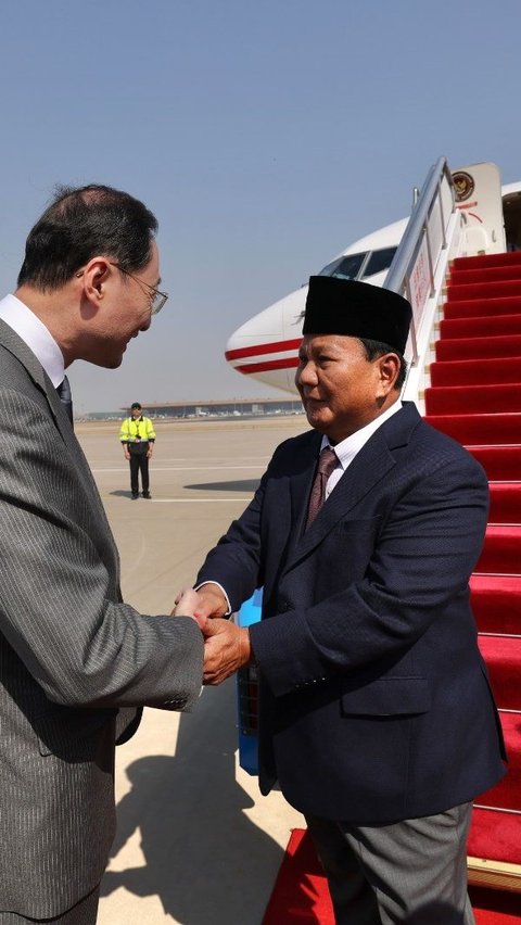 Menhan Prabowo Tiba di China, Disambut Hangat Sejumlah Pejabat Tinggi