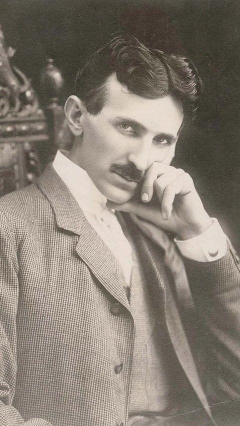 <b>7. Nikola Tesla</b>