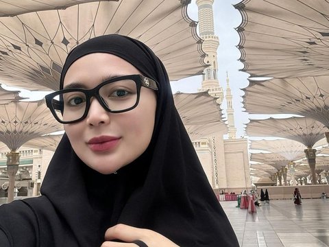 Deretan Artis Cantik yang Jalani Umrah Selama Ramadan 2024, Penampilannya Bikin Pangling