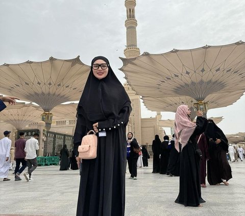 Deretan Artis Cantik yang Jalani Umrah Selama Ramadan 2024, Penampilannya Bikin Pangling