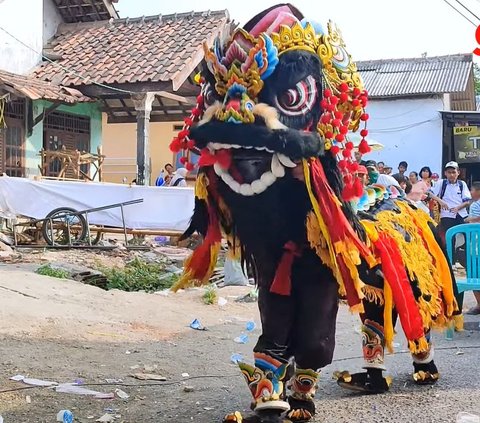 Serunya Seni Barong Geni Khas Gegesik Cirebon, Atraksi Semburan Apinya Curi Perhatian