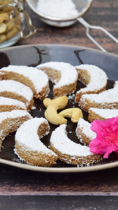 Resep Putri Salju Kacang Mete yang Renyah ala Chef Fatmah Bahalwan