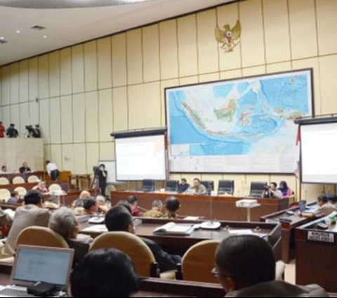 DPR Tunda Rapat Evaluasi Pemilu Sampai Mei 2024, Ini Alasannya