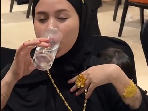 Viral Content of Iftar Gathering Becomes a Show-off of Wealth, Shining Jewelry Like a Mobile Gold Shop