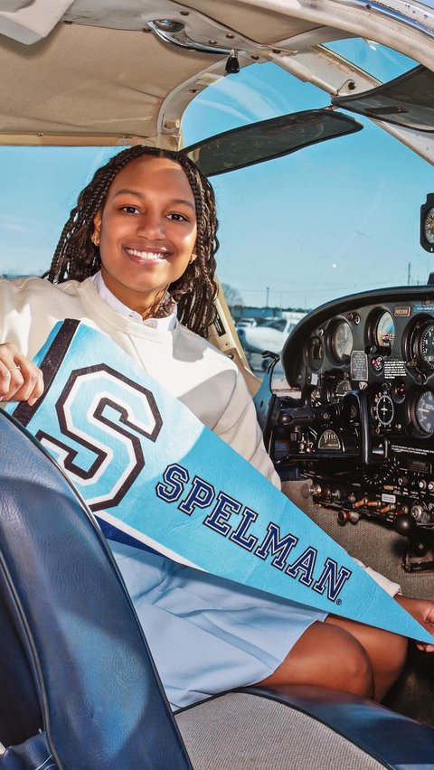 Kamora Freeland is the Youngest Female Pilot in New York. She's Only 17 ...