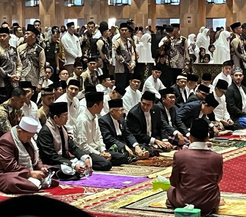 Tahun Terakhir Menjabat Presiden dan Wapres, Jokowi-Maruf Amin Kompak Salat Idulfitri di Masjid Istiqlal