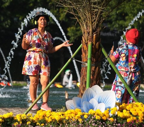 Tak hanya aksi yang atraktif, di lokasi ini juga menjadi ajang menunjukkan kemampuan mereka dalam mengeluarkan suara merdu. Foto: merdeka.com / Imam Buhori