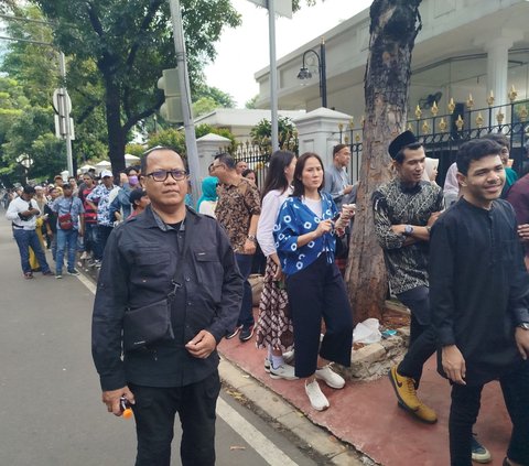 Warga Ricuh Saat Antre Open House Jokowi, Istana Minta Maaf