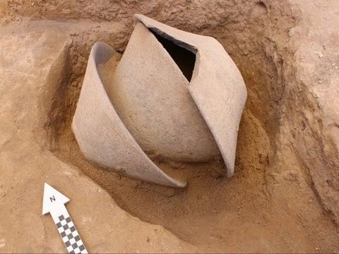 Sedang Gali Saluran Pipa, Arkeolog Temukan Bejana Berusia 6.000 Tahun dari Gading Gajah