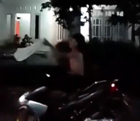 Youth Races Motorbike Until It Burns, Netizens Are Satisfied Watching It
