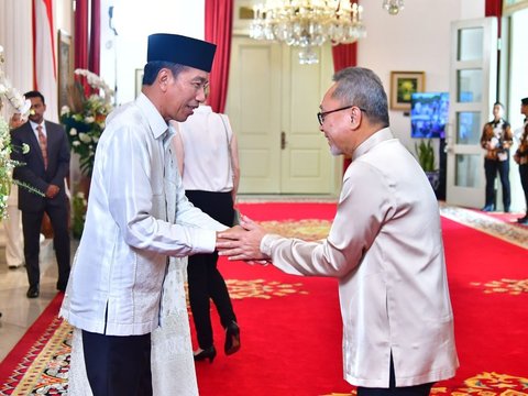 FOTO: Momen Para Menteri Bermaaf-maafan dengan Presiden Jokowi saat Open House di Istana Negara, Ada Prabowo hingga AHY