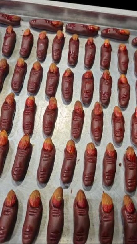 Eid Cake Shaped Like a Bloody Finger with Long Nails, Just Seeing It Gives You Goosebumps, Let Alone Eating It