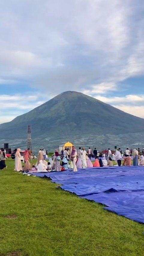 Masya Allah Bikin Hati Adem, Pemandangan Alam Hijau di Lokasi Sholat Id di Wonosobo Ini Bak Lukisan