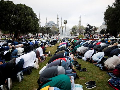 FOTO: Potret Umat Muslim Dunia Bersukacita Merayakan Hari Raya Idulfitri 1445 Hijriah