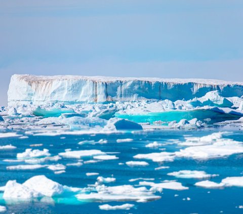 Terrifying Effects of Melting Ice in the Poles, Altering Earth's Rotation and Disrupting Time