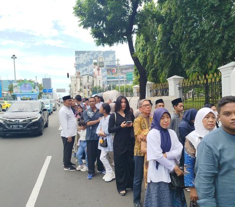 Respons Istana soal Insiden Berebut Sembako hingga Terluka