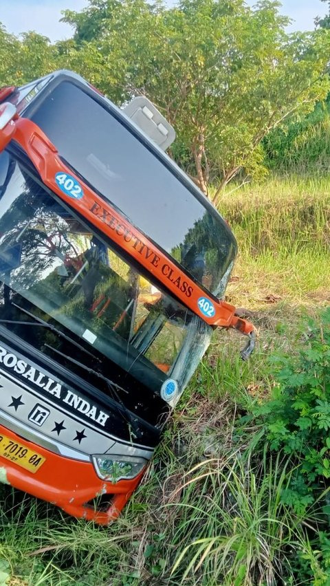 Bus Rosalia Indah Kecelakaan di Tol Semarang Batang 7 Orang Tewas, Diduga Sopir Mengantuk