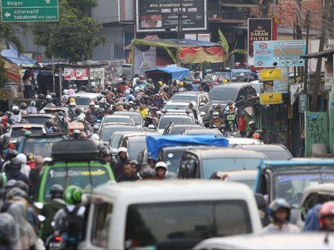 FOTO: Macet Horor Lalu Lintas Menuju Puncak Bogor Imbas Penerapan One Way