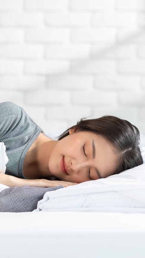 6 Tips to Stop Snoring While Sleeping