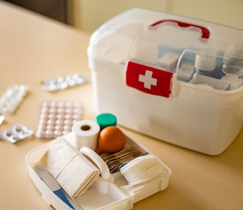 5 Mandatory Items in the First Aid Kit at Home