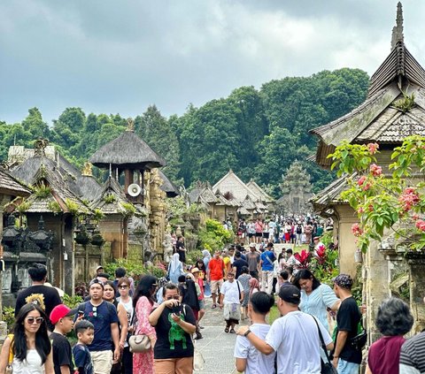 Libur Lebaran, Desa Wisata Penglipuran Bali Dikunjungi 6.000 Orang per Hari