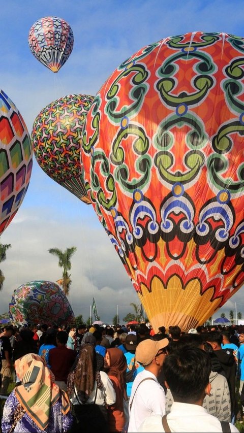 Festival balon udara ini merupakan acara tahunan yang sudah ada sejak tahun 1950. Foto: DEVI RAHMAN / AFP