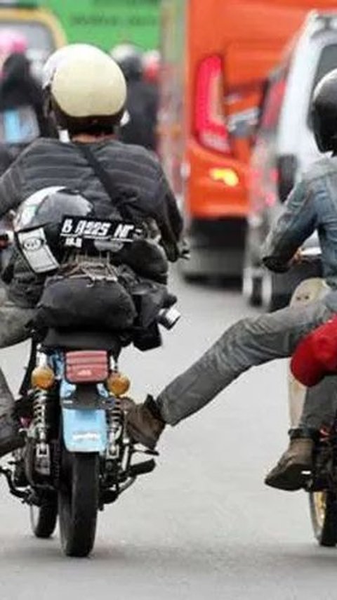 Cara Stut Motor Yang Benar, Simak Agar Terhindar Dari Kecelakaan - Tips ...