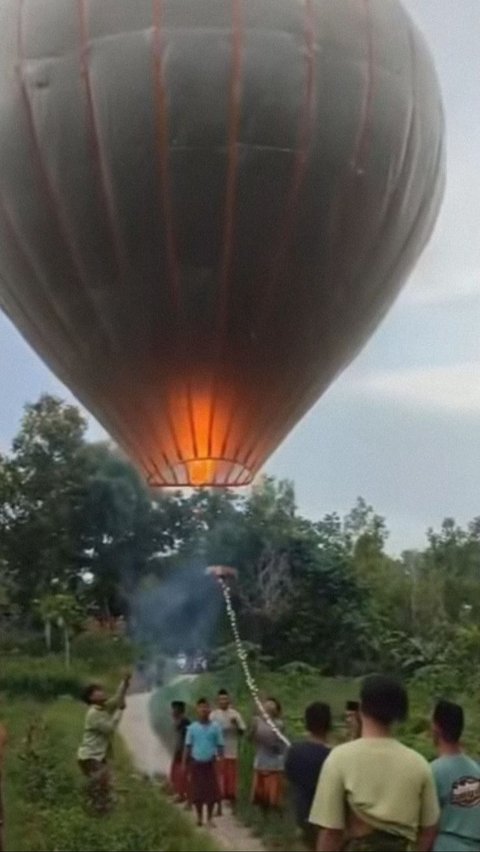 Balon Udara Berisi Petasan Meledak di Magelang, Serpihannya Timpa Rumah Warga