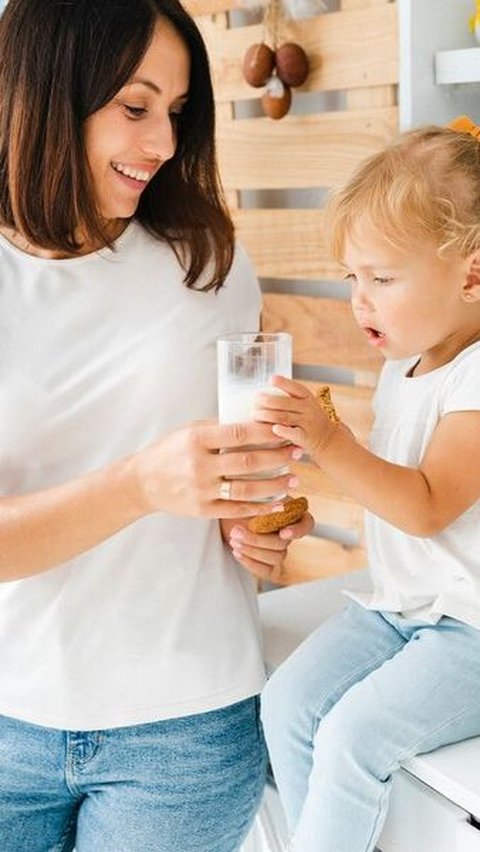 Sebagai orang tua, penting untuk memperhatikan reaksi anak terhadap konsumsi susu dan berkonsultasi dengan dokter atau ahli gizi jika diperlukan.
