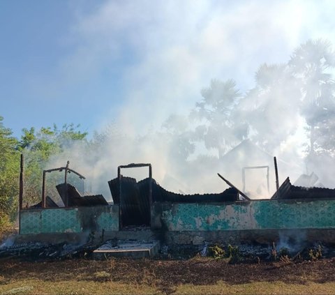 ODGJ Bakar Dua Rumah Milik Kakaknya di Kupang