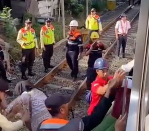 KRL Anjlok di Depan WTC Mangga Dua, Tidak Ada Korban dan Sudah Dievakuasi