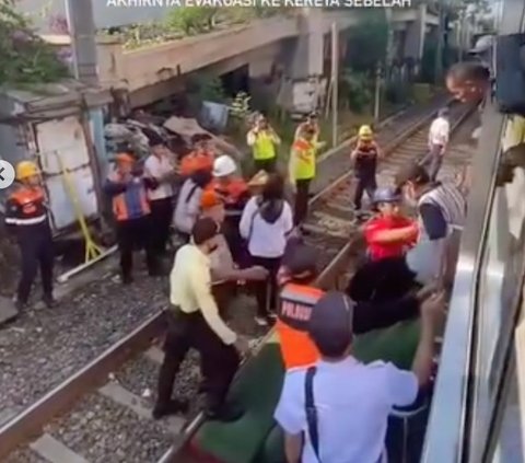 KRL Anjlok di Depan WTC Mangga Dua, Tidak Ada Korban dan Sudah Dievakuasi