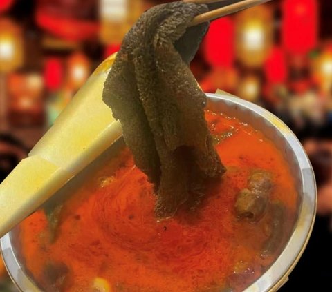 Oops! This Man Thought He Found Cow Tripe in His Soup, But When He Tried to Cut It, It Turned Out to Be a Cloth