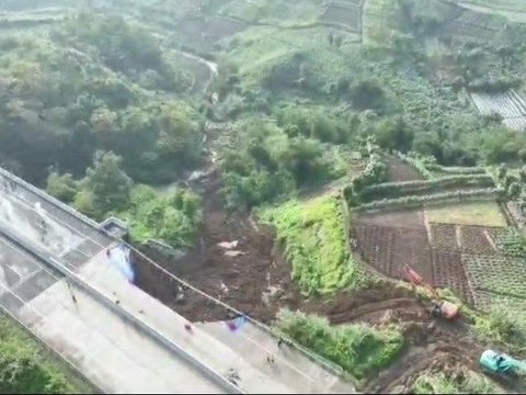 Dibuka Kembali Usai Longsor, Begini Rekayasa Lalin Tol Bocimi Hari Ini