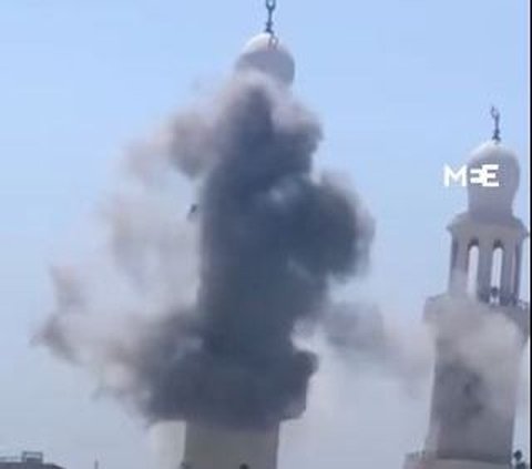 VIDEO Israel Bom Menara Masjid di Gaza Saat Azan Sedang Berkumandang