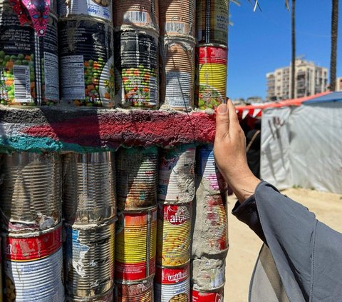 FOTO: Di Tengah Gempuran Israel, Warga Palestina di Jalur Gaza Inovatif Bikin Rumah Kaleng Bekas Makanan