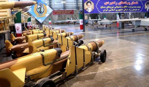 Deretan koleksi drone tempur terbaru dan tercanggih Iran ini dinilai akan membuat musuh-musuhnya ketar-ketir.<br>