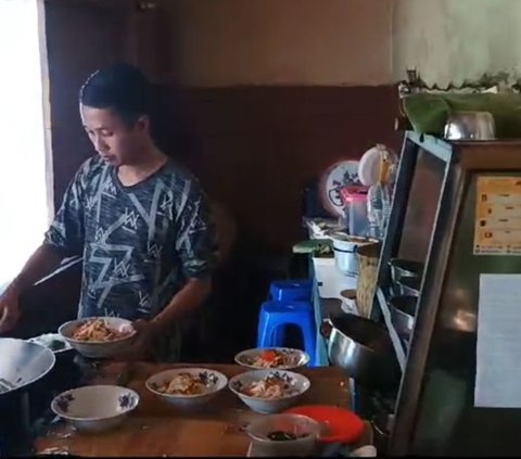 Soto Ayam Dahlok, Kuliner Legendaris di Jember Sejak Tahun 1958