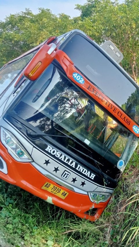 Bertambah, Korban Meninggal Kecelakaan Bus Rosalia Indah di Tol Batang Jadi 8 Orang