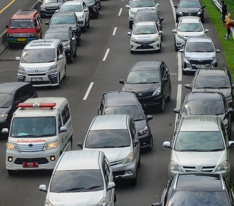 One Way di KM 414 Kalikangkung sampai KM 72 Tol Cipali Diperpanjang hingga Pukul 24.00 WIB