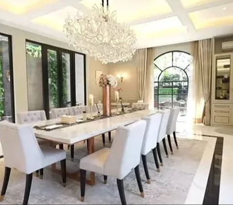 Luxury House Showdown: Verrell Bramasta VS Putri Zulkifli Hasan Rumored to Have a Special Relationship, Who is Wealthier?
