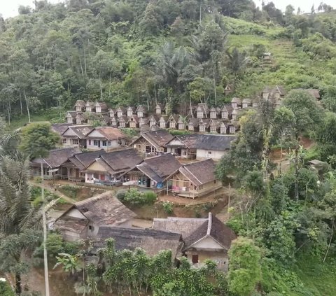 Melihat Suasana Kampung Adat Lebak Bitung Sukabumi yang Asri, Punya Tradisi Tumbuk Padi Setelah 6 Tahun Panen