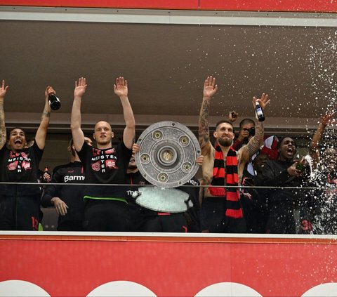FOTO: Belum Pernah Kalah, Bayer Leverkusen Raih Gelar Juara Bundesliga Pertama Kalinya