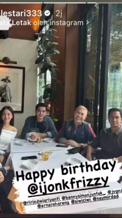 8 Intimate Photos of Jonathan Frizzy Celebrating Birthday Together with Ririn Dwi Ariyanti, Couple Outfit Becomes the Highlight