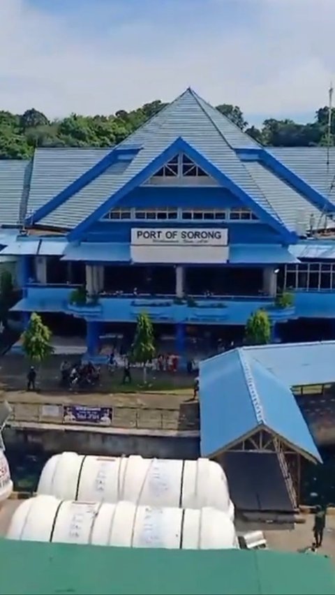 Rekaman CCTV Detik-Detik Keributan Berujung Bentrok TNI AL Vs Brimob di Sorong