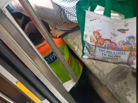 Viral Child Passenger Slips into the Gap of Manggarai Station Platform, Here's KAI's Explanation
