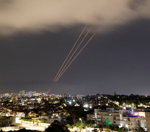 Airlangga Minta Semua Parpol Bersatu Antisipasi Dampak Serangan Iran ke Israel