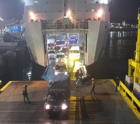 Puncak Arus Balik Mudik di Pelabuhan Merak Malam Ini, Volume Kendaraan Terus Meningkat