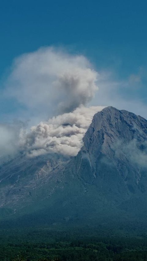 Gunung Semeru Kembali Erupsi, Total 174 Kali sejak Awal 2024