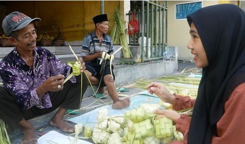 Bodho Kupat sendiri merupakan tradisi yang rutin diselenggarakan masyarakat Lumajang ketika memasuki hari ketujuh Lebaran Idulfitri.